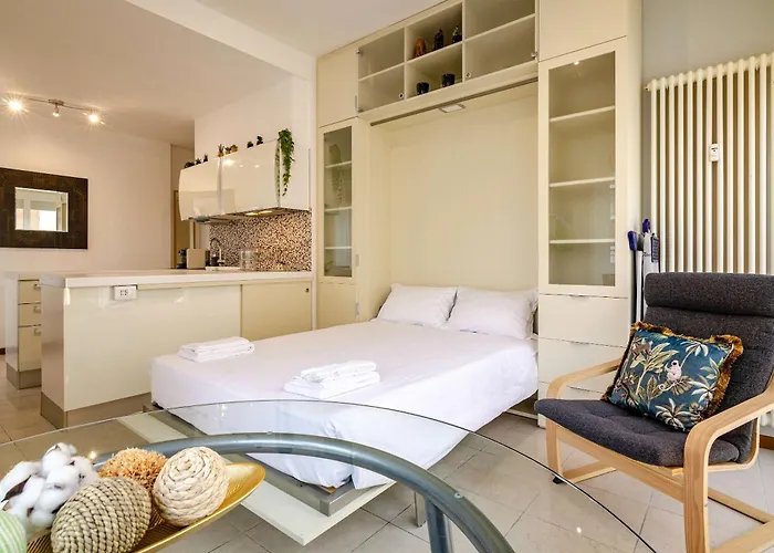 아파트 Large And Bright In The Heart Of *