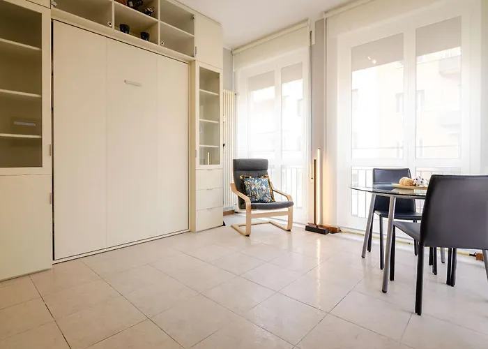 Large And Bright In The Heart Of بولونيا